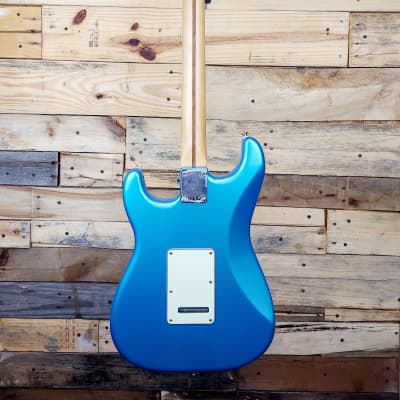 Fender Player Plus Stratocaster with Pau Ferro Fretboard 2021 - Present - Opal Spark image 4