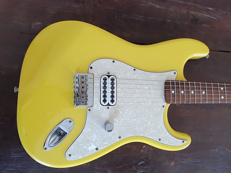 Fender Artist Series Tom Delonge Signature Stratocaster | Reverb