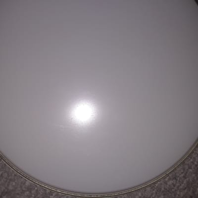 18 Inch Emperor smooth white drumhead NEW old stock REMO image 1