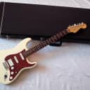 Fender American Deluxe Stratocaster SSH 2011 White