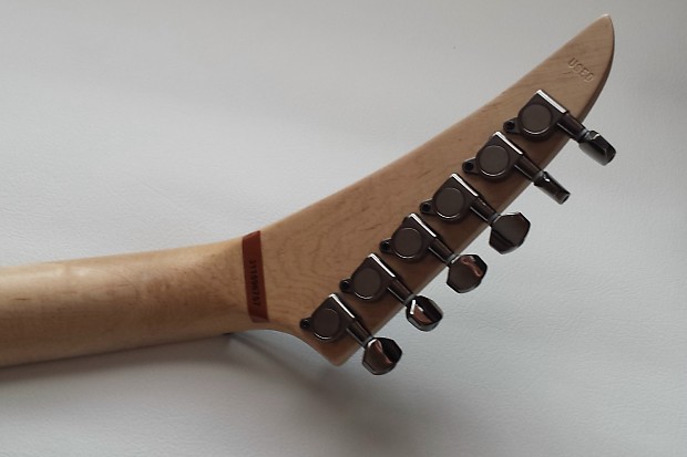 Kramer Striker 211 Electric Guitar in Vintage Sunburst | Reverb