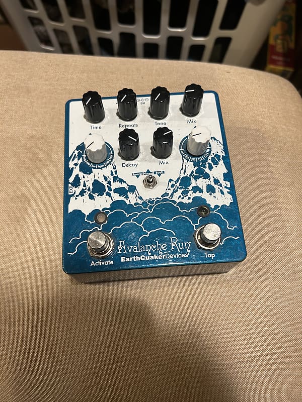 EarthQuaker Devices Avalanche Run Stereo Reverb & Delay with Tap Tempo V2