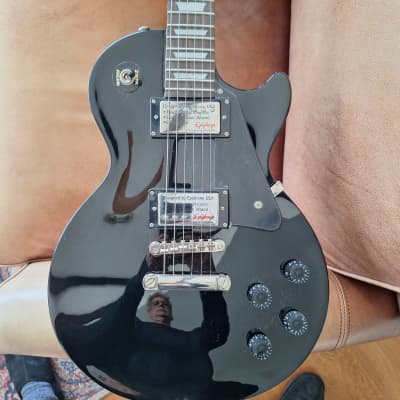 Epiphone Les Paul Studio Midnight Vine in Ebony with Floyd Rose