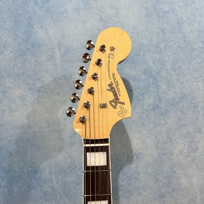 2022 Fender Japan Traditional II Late 60s Jazzmaster 3 Tone 