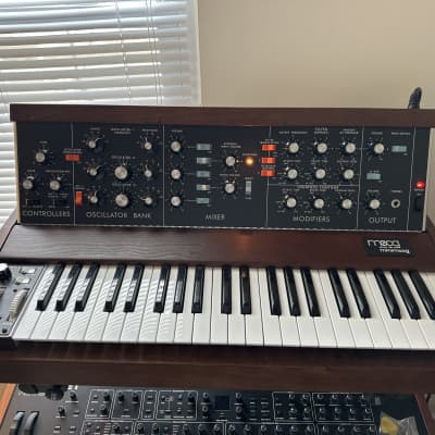 Moog Minimoog Model D Reissue 44-Key Monophonic Synthesizer (2022) 2022 - Present - Black / Wood