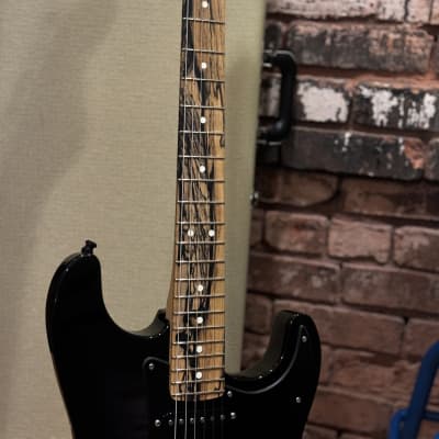 Fender American Stratocaster Limited Edition Quilted Maple Top Pale Moon Ebony 2019 - Transparent Black Burst image 3