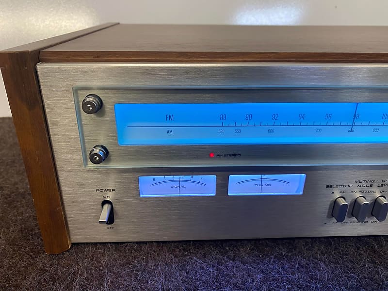 Vintage Technics ST-7300 AM/FM Stereo Tuner (1976-79