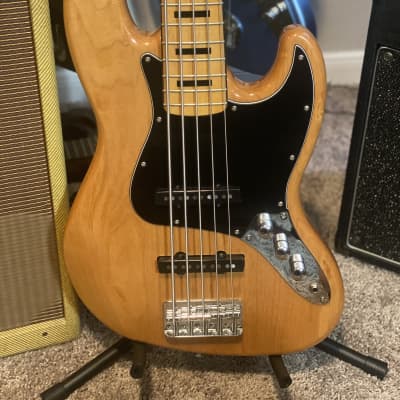 Squier Classic Vibe '70s Jazz Bass V with Maple Fretboard 2019 Natural image 3