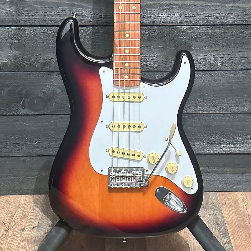 Fender Vintera '60s Stratocaster | Reverb Canada
