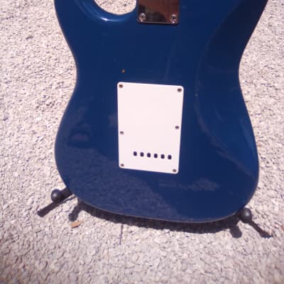 Squier Affinity Series Stratocaster 21-Fret with Rosewood Fretboard 1997 - 2000 - Baltic Blue image 6