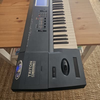 Korg Triton Extreme 76 Keys - Maximum Memory - New Flight Case Included - Excellent Condition