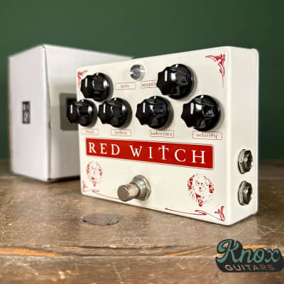 Red Witch Medusa Chorus and Tremolo - Gearspace