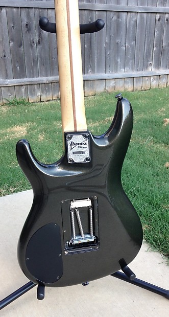 Ibanez JS1000 Prestige guitar w/ case. Joe Satriani signature