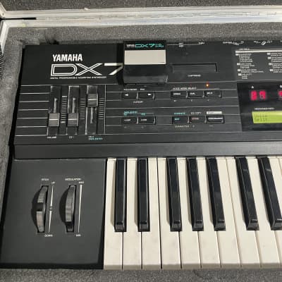 Yamaha DX7IID 61-Key 16-Voice Digital Synthesizer | Reverb