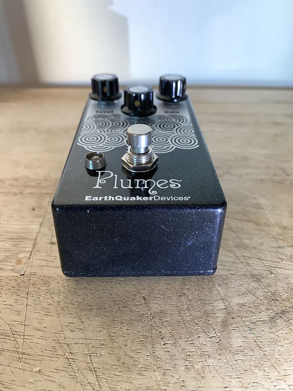 ギター EarthQuaker Devices Plumes Black Sparkle Earthquaker Devices Plumes Black Sparkle Used – Empire Guitars