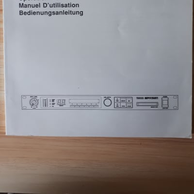 Yamaha SPX990 Professional Multi-Effect Processor  Operation Manual in English/French/German image 2