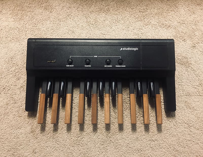 Studiologic MP117 17Note Midi Bass / Organ Pedal Board Reverb