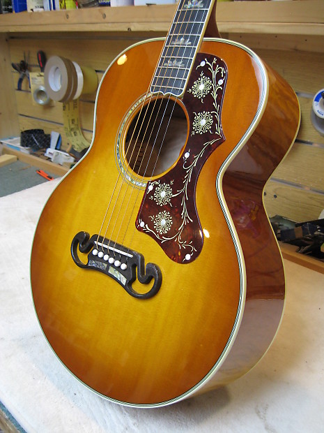 Gibson store mini jumbo