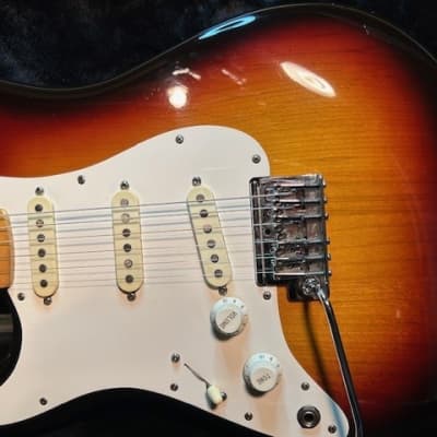 Fender "Dan Smith" Stratocaster Left-Handed with Maple Fretboard 1981 - 1983 - Brown Sunburst image 2