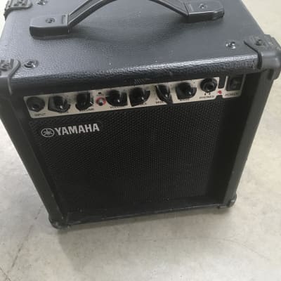 Amplificador Yamaha GA Series GA-15 Transistor para guitarra de 15W color  negro 127V