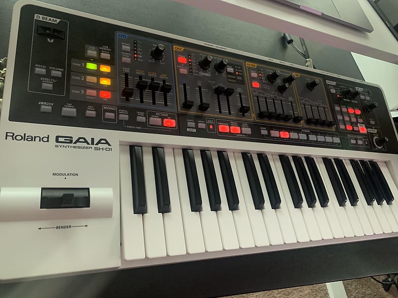 Roland SH-01 GAIA 37-Key Digital Synthesizer | Reverb Canada