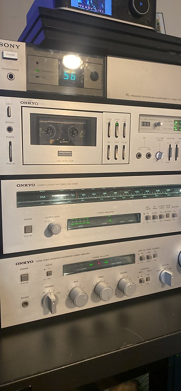 Onkyo stereo system A-7040 - Silver  			