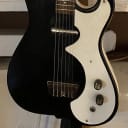 Silvertone guitar amp in case 1964 tuxsedo black sparle