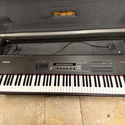 Yamaha S80 88 Weighted Key Keyboard Synthesizer w/ATA Road Case