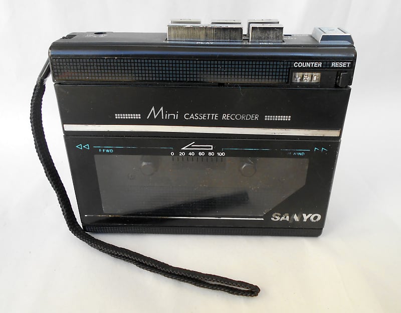 Vintage SANYO M1120 Compact Mini Cassette Player Tape Recorder Walkman  working