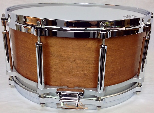 Pearl 3.5x14 Free-Floating Piccolo Snare Drum Brass Used – Chicago Music  Exchange