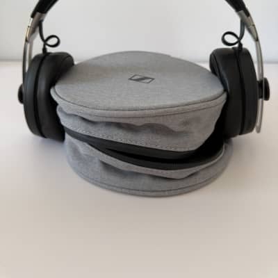 Sennheiser MOMENTUM 3 Wireless Noise Cancelling Headphones image 3