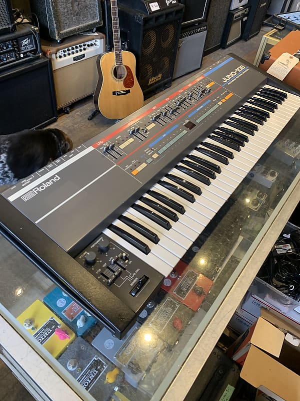 Roland Juno-106 61-Key Programmable Polyphonic Synthesizer 1984 - 1985 - Black image 1