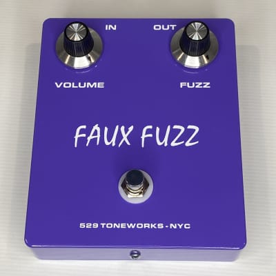 Faux Fuzz NKT Germanium Pedal Vintage Newmarket Transistors - 1966 Arbiter Fuzz Face Clone - Purple image 2