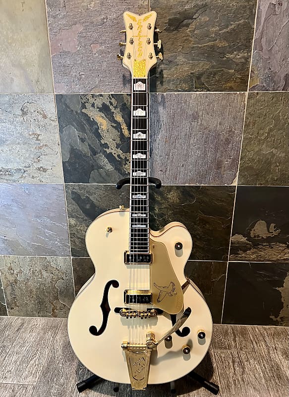 Gretsch G6136T-LDS White Falcon Lacquer with Bigsby, DynaSonic Pickups 2007  - 2016