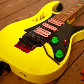 Original Stunning Ibanez Jem 777DY (Desert Neon Yellow) 1988 Original Stunning Ibanez Jem 777DY (Desert Neon Yellow) 1988