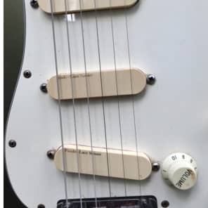 Fender Stratocaster plus 1989 Rare metallic green image 5