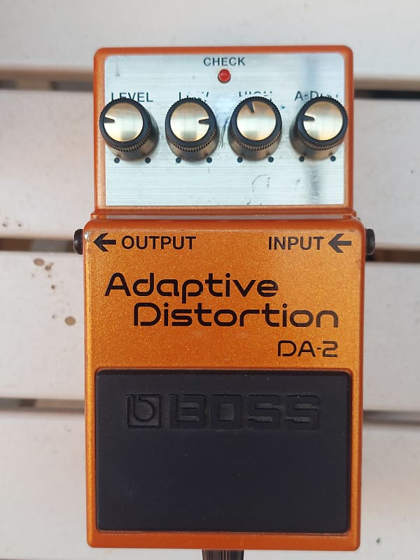 Boss DA-2 Adaptive Distortion | Reverb Canada