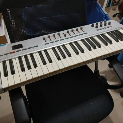M-Audio Oxygen 49 MKI MIDI Keyboard Controller 2006 - 2009 - Silver