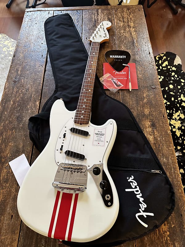 Made in Japan Traditional '60s Mustang® – Fender