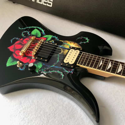 🧧SALE!🧧薔薇骷髏 SKULL ROSE Hide guitar 玫瑰 Qposket hide 🧧SALE!🧧薔薇骷髏 SKULL ROSE Hide guitar 玫瑰 Qposket hide