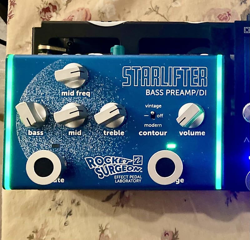 ベース ROCKET SURGEON STARLIFTER BASS PREAMP/DI Rocket Surgeon StarLifter Review - Premier Guitar