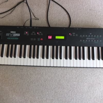 Yamaha SY35 1990's Digital Synthesiser / vector synthesis Synthesiser.