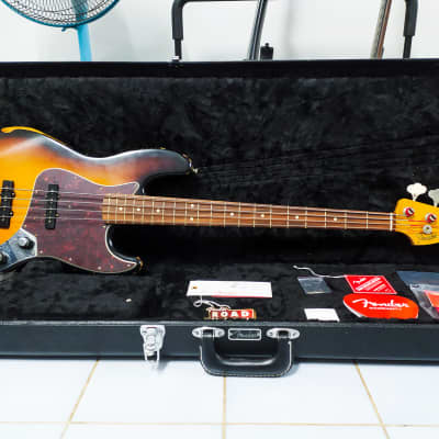 Fender 60th Anniversary Road Worn '60s Jazz Bass 2020 - 3-Tone Sunburst for sale