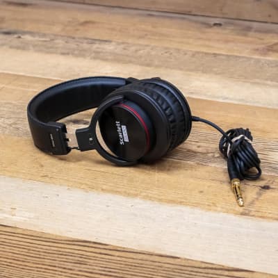 Scarlett studio best sale hp60 mkiii headphones