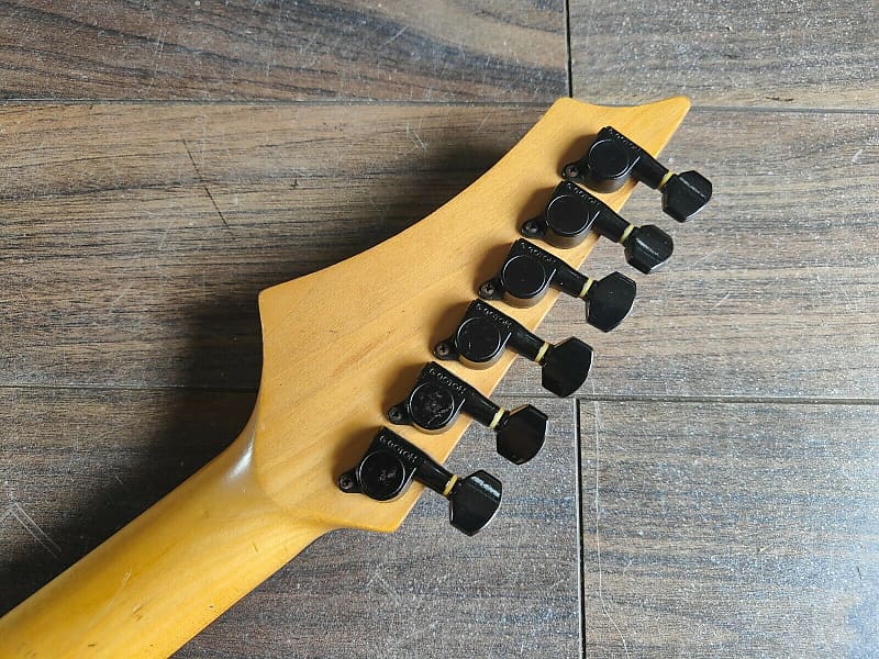 Charvel シャーベル CDS 日本製 ESP LH-200ピックアップ搭載 Charvel シャーベル CDS 日本製 ESP LH-200ピックアップ搭載