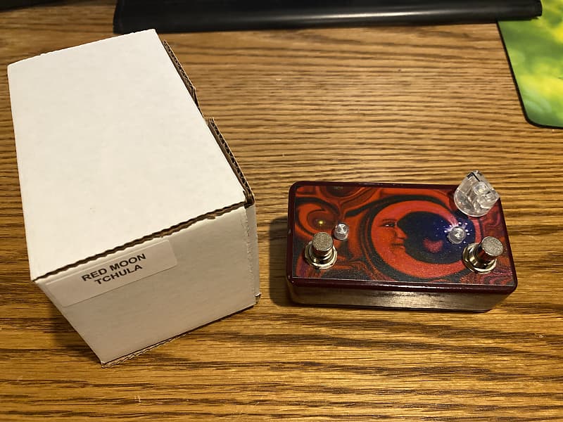 Lovepedal Tchula Boost Red Moon