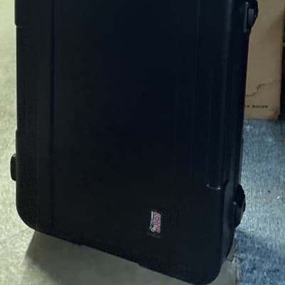 Gator GTSA-key88slxl TSA Series Extra Long Hard-shell Traveling Case for 88-key Keyboards 2015 image 3