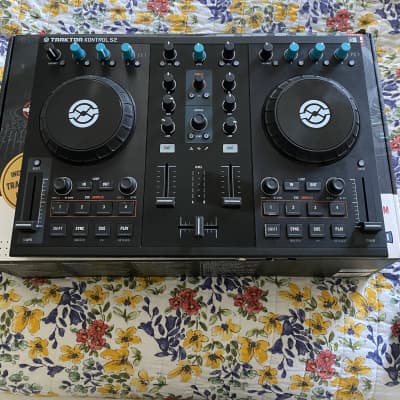 Native Instruments Traktor S2 MK1 w/ X1 and Traktor Pro 2
