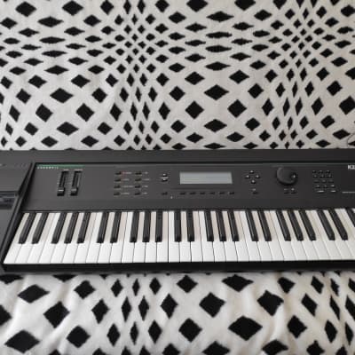 Kurzweil K2000 61-Key Digital Workstation Synthesizer 1990s - Black