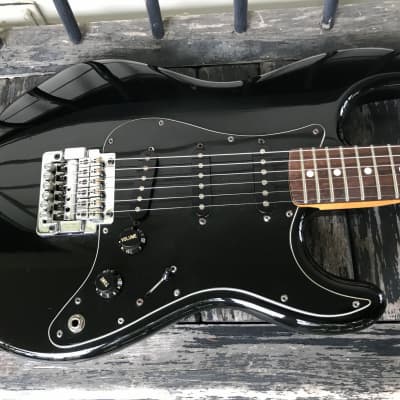 Fender Stratocaster- Dan smith Era 1983 image 4
